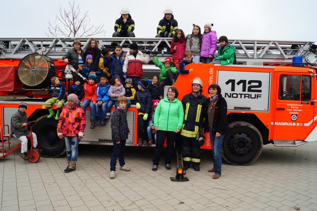 Feuerwehr Erolzheim Drehleiter Schwarzbach-Schule Biberach geistig gehinderte Kinder Charity Kreisfeuerwehrtag 2015